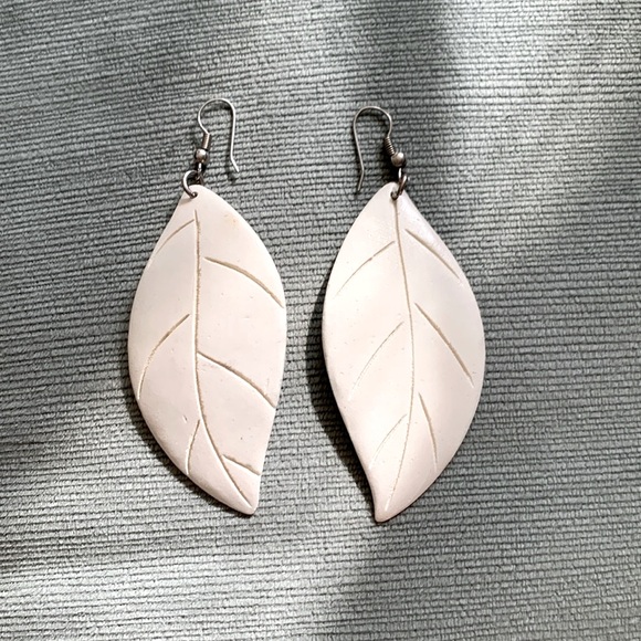 Jewelry - Lightweight Leaf Earrings